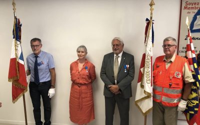 Croix-Rouge : Remise des insignes de Chevalier de l’Ordre National du Mérite à Carole Moine